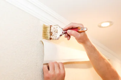 Pose de papier peint à Josselin — revêtements muraux et toiles de verre